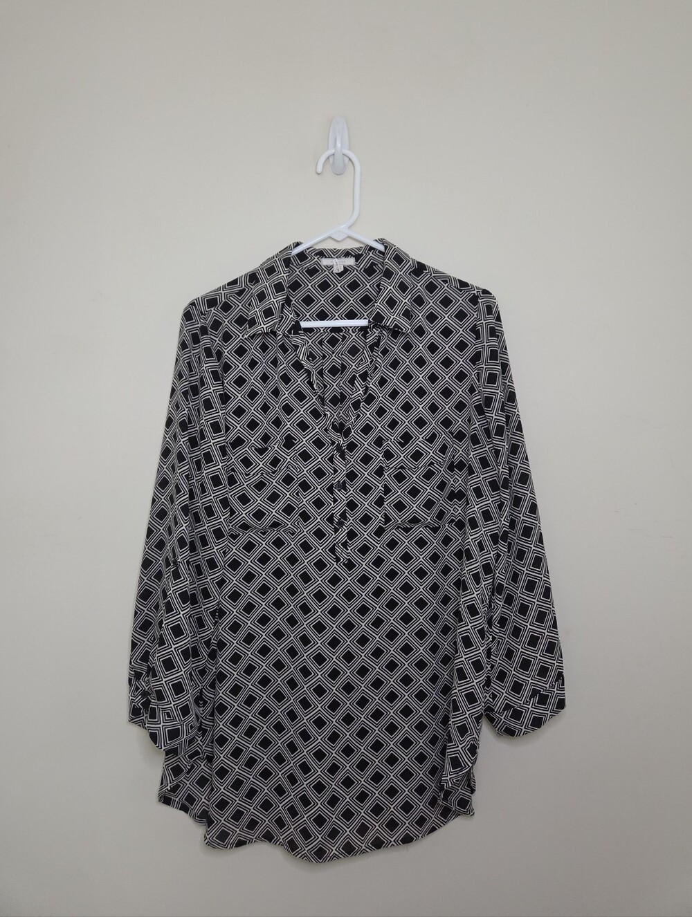 Women's Pleione Tab Sleeve Partial Button Front Blouse Top Sz Large